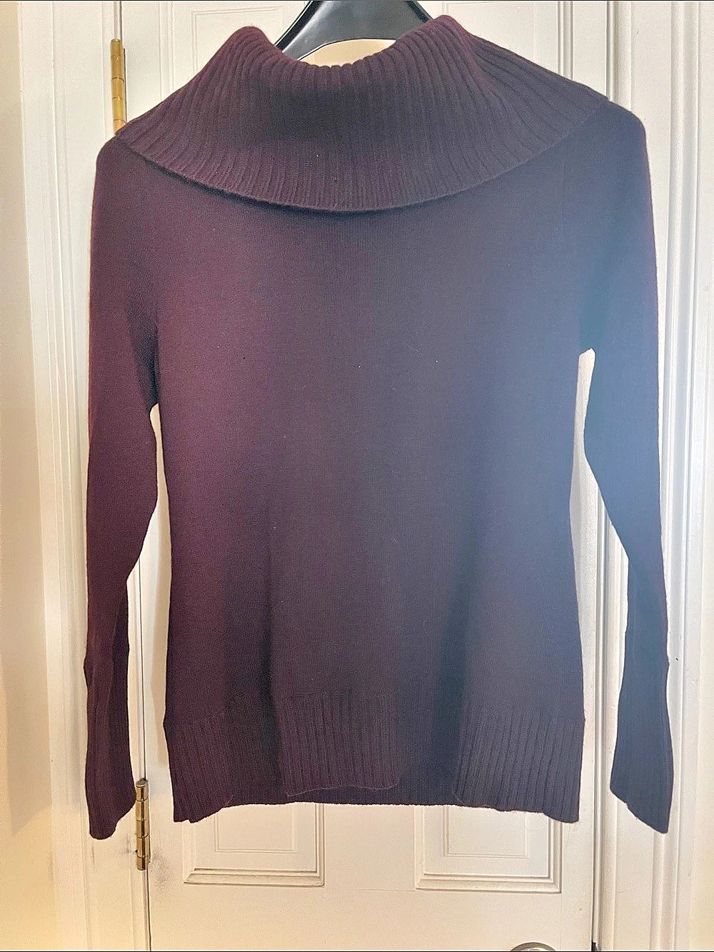 The Eddie Bauer Cowl Neck Sweater in Purple Size Large